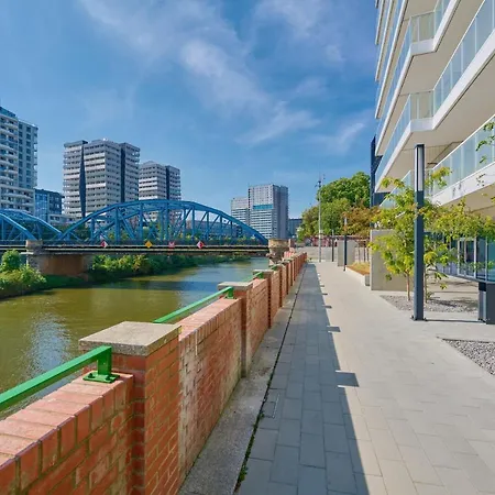 アパート Stylish In Prestige Riverside Location Ksiecia Witolda By Renters