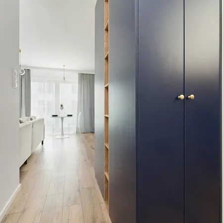 Stylish In Prestige Riverside Location Ksiecia Witolda By Renters アパート *