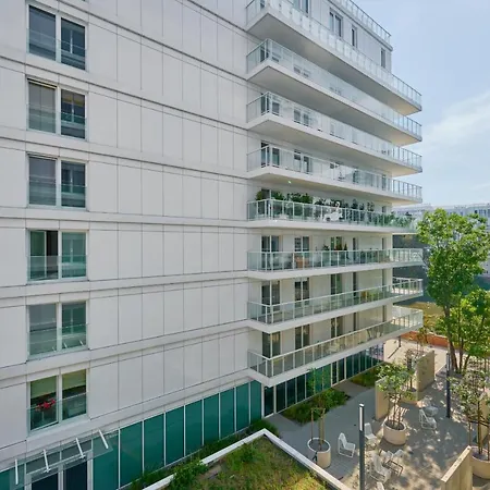 アパート Stylish In Prestige Riverside Location Ksiecia Witolda By Renters ヴロツワフ