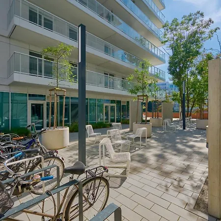 Stylish In Prestige Riverside Location Ksiecia Witolda By Renters アパート