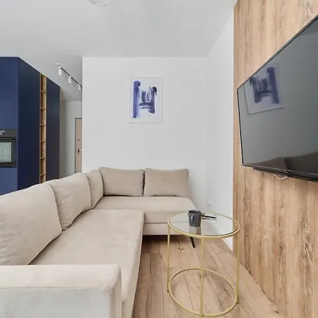 Stylish In Prestige Riverside Location Ksiecia Witolda By Renters アパート